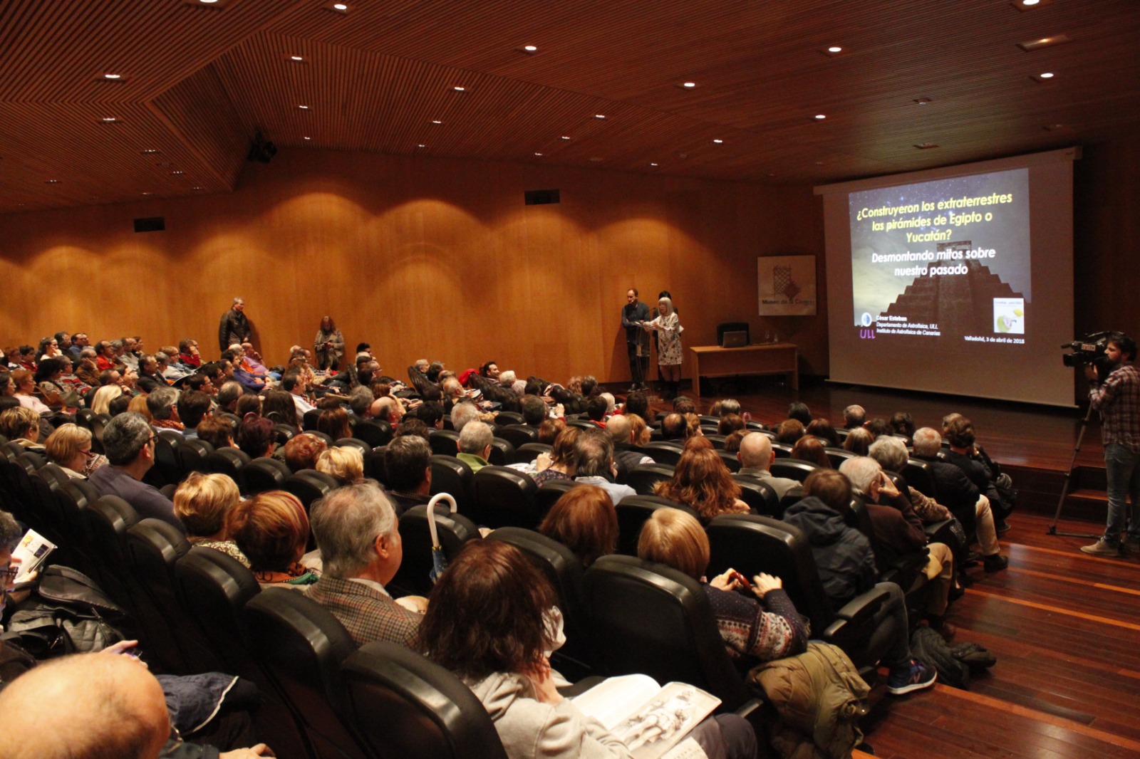Charla en el auditorio del Museo de la Ciencia