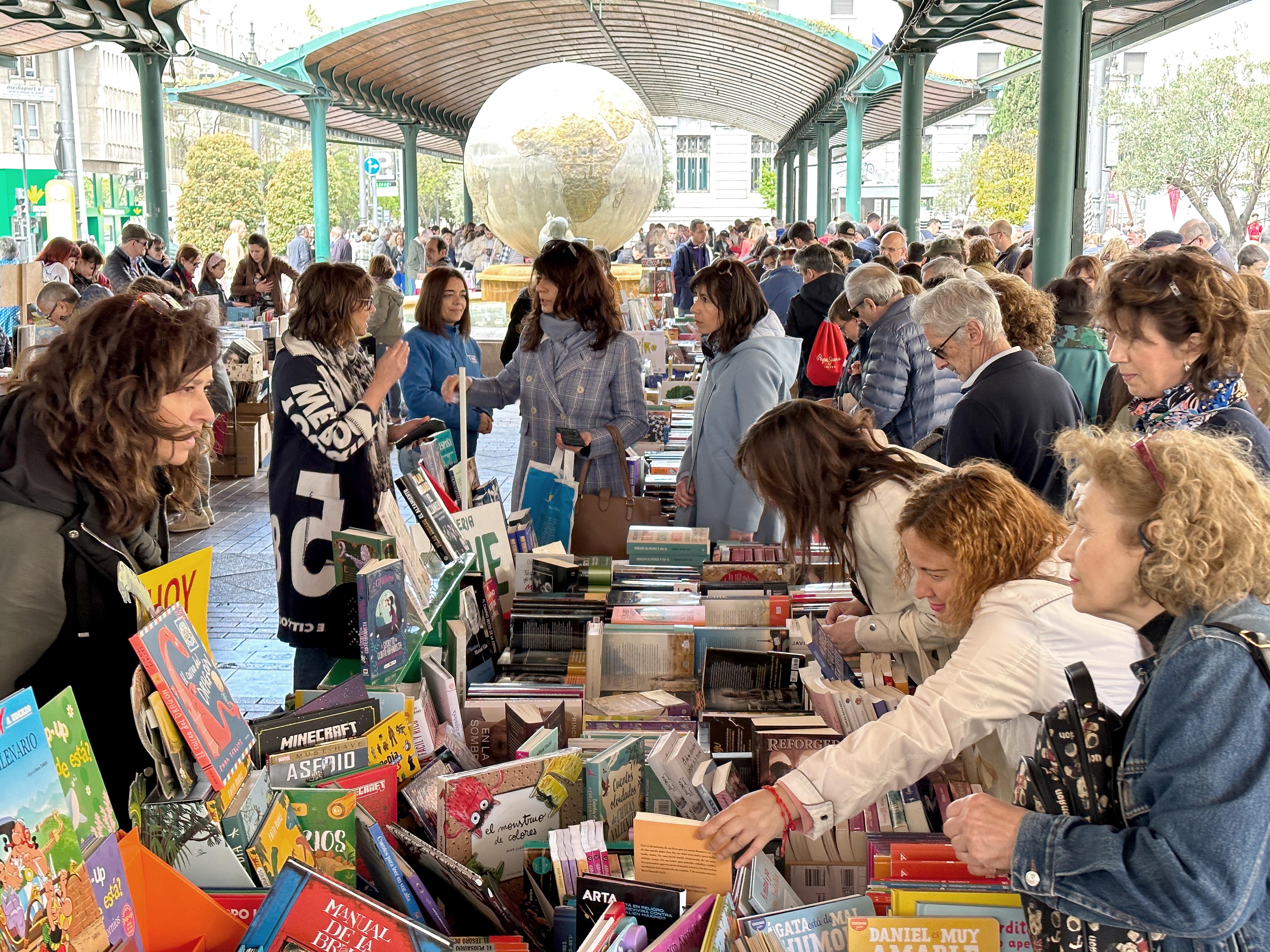 Dia del Libro en la plaza de España