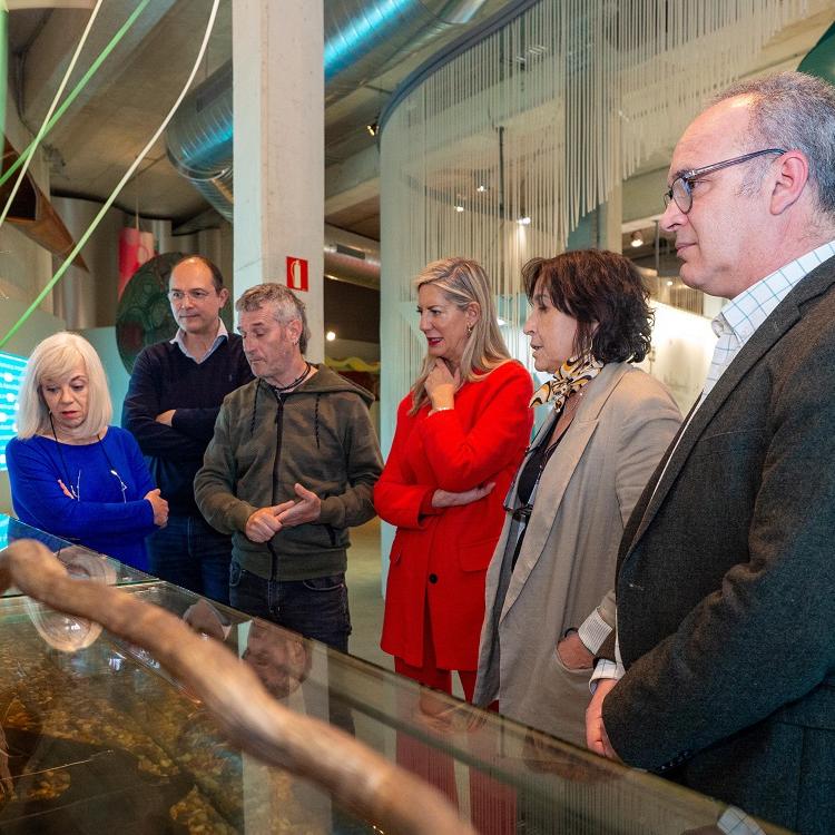 La concejala de Educación y Cultura, Irene Carvajal, presenta un nuevo diorama en la Casa del Río