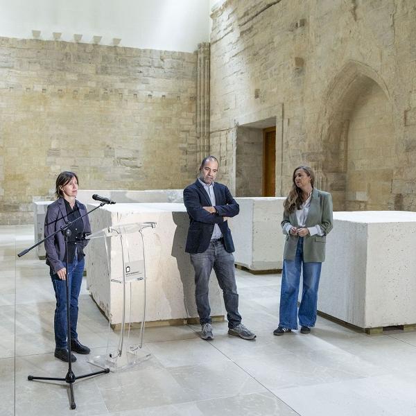 Rueda de prensa exposición 'Gravas y arenas' de Lara Almarcegui