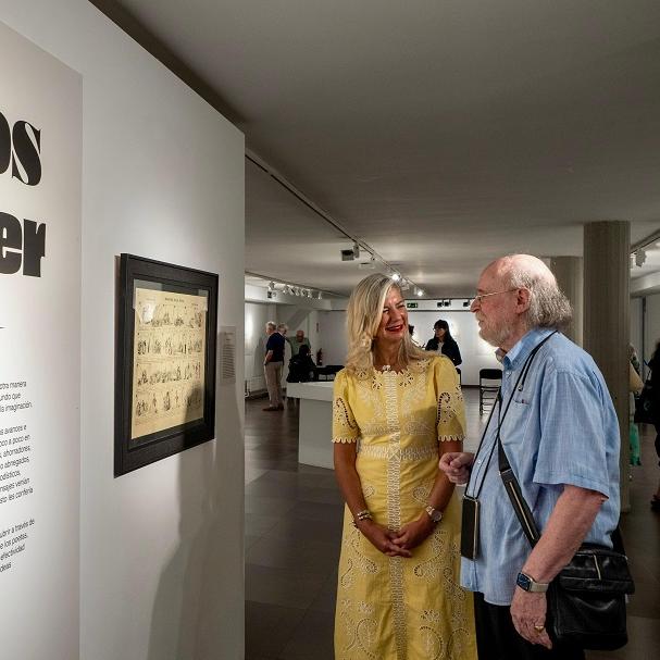 Presentación exposición versos para vender